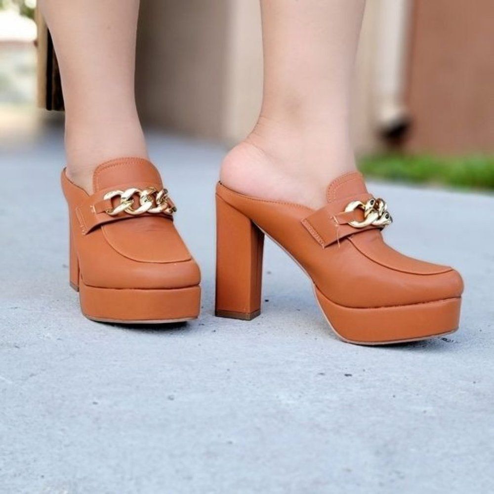 Tan Platform Heeled Mule Loafers with Gold Chain Closed Toe